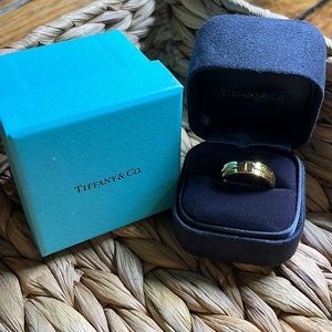 Tiffany gold ring size 7